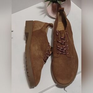 Crown Vintage Tan Suede Footwear